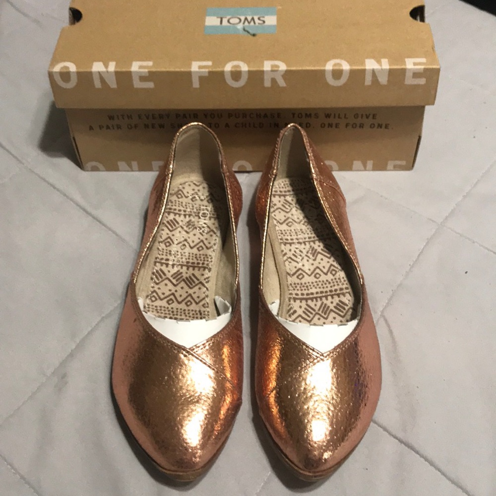 Toms Jutti Flats Rose Gold Leather size 5.5